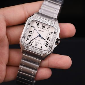 Đồng Hồ Cartier Santos Mặt Trắng Replica 11 Viền Đính Đá Moissanite Máy Cơ Thụy Sỹ Xưởng BV 39 (2)