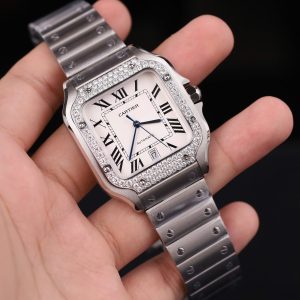 Đồng Hồ Cartier Santos Mặt Trắng Replica 11 Viền Đính Đá Moissanite Máy Cơ Thụy Sỹ Xưởng BV 39 (2)
