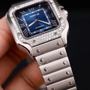 Đồng Hồ Cartier Santos Mặt Xanh Dương Rep 11 Viền Đính Đá Moissanite Máy Cơ Thụy Sỹ Xưởng BV 39 (2)