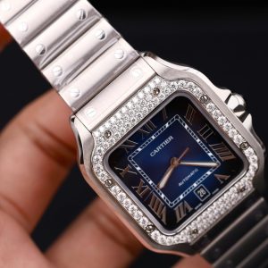 Đồng Hồ Cartier Santos Mặt Xanh Dương Rep 11 Viền Đính Đá Moissanite Máy Cơ Thụy Sỹ Xưởng BV 39 (2)