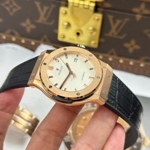 Đồng Hồ Hublot Classic Fusion King Gold Replica 11 Mặt Trắng Trọng Lượng 85 Gram Xưởng JJZ 42mm (2)