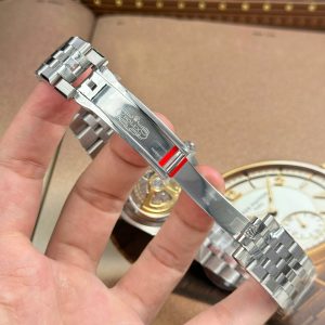 Đồng Hồ Rolex Chế Tác Land-Dweller 127336 Mặt Xanh Băng Họa Tiết Tổ Ong Đính Đá Baguette 40mm (2)