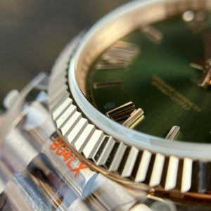 Đồng Hồ Rolex Day-Date Chế Tác Mạ Vàng Hồng Mặt Xanh Lá Cây Nặng 186 Grams QF 40mm (1)
