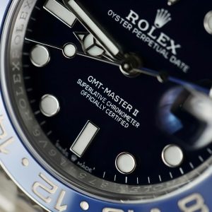 Đồng Hồ Rolex GMT-Master II Rep Cao Cấp Viền Gốm Xanh Dây Oyster Nhà Máy AR 40mm (2)