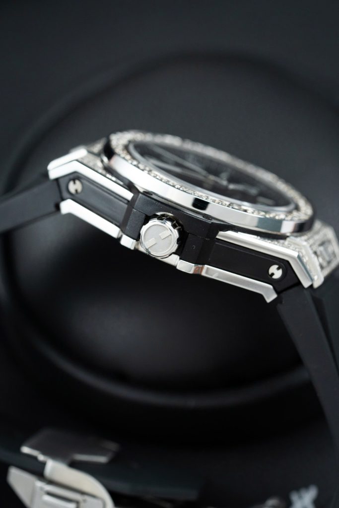 Đồng Hồ Hublot Big Bang One Click Replica 11 Màu Đen Đính Kim Cương Moissanite 39mm (2)