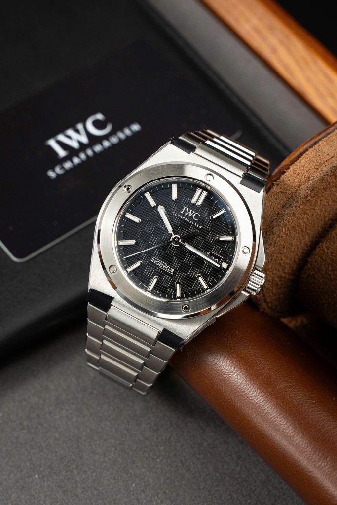 Đồng Hồ IWC Ingenieur Chế Tác Mặt Đen Máy Cơ Thuỵ Sỹ Nhà Máy V7 40mm (2)