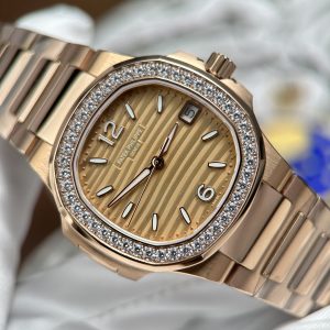 Đồng Hồ Nữ Patek Philippe Nautilus 7010 Chế Tác Vỏ Mạ Vàng Hồng Máy Pin Thụy Sỹ 32mm (2)