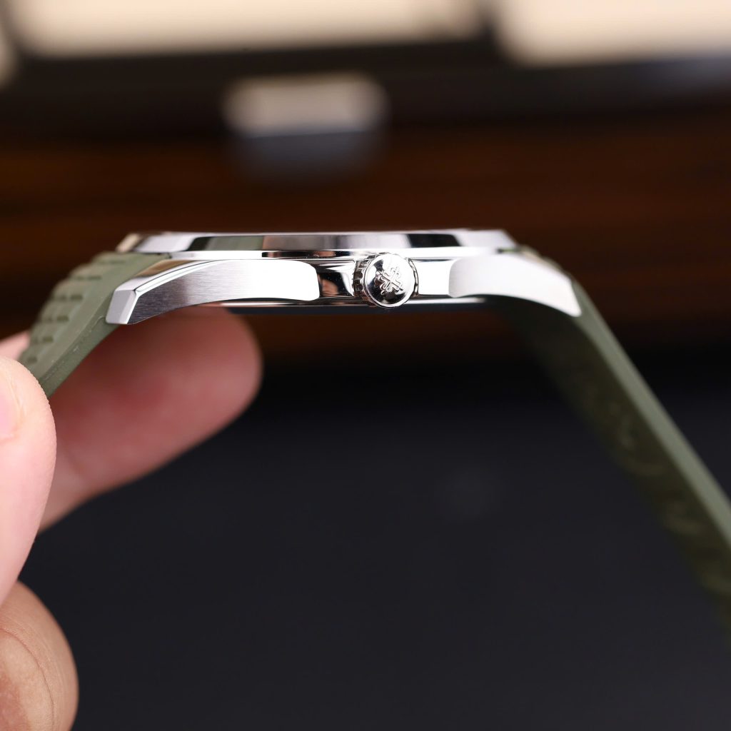 Đồng Hồ Patek Philippe Nautilus 5168 Tinh Chỉnh Nhà Máy Màu Xanh Quân Đội Dây Cao Su 40mm (2)