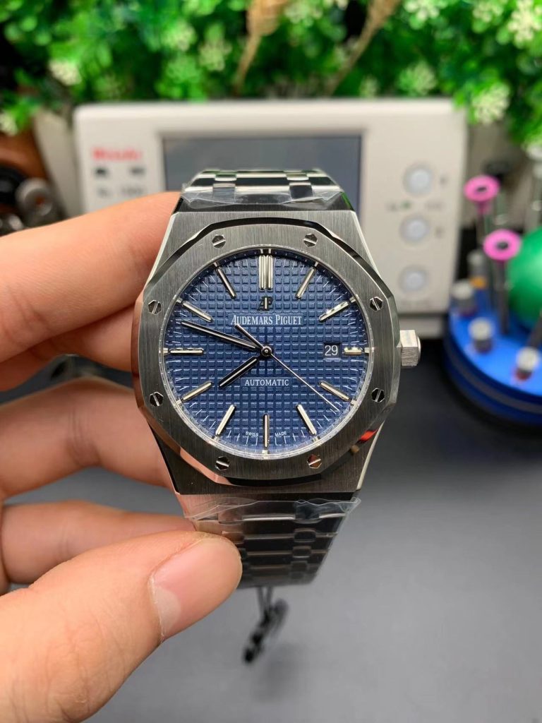 Đồng Hồ Audemars Piguet Royal Oak 15400 Chế Tác Mặt Xanh Dương Dây Kim Loại 41mm (2)