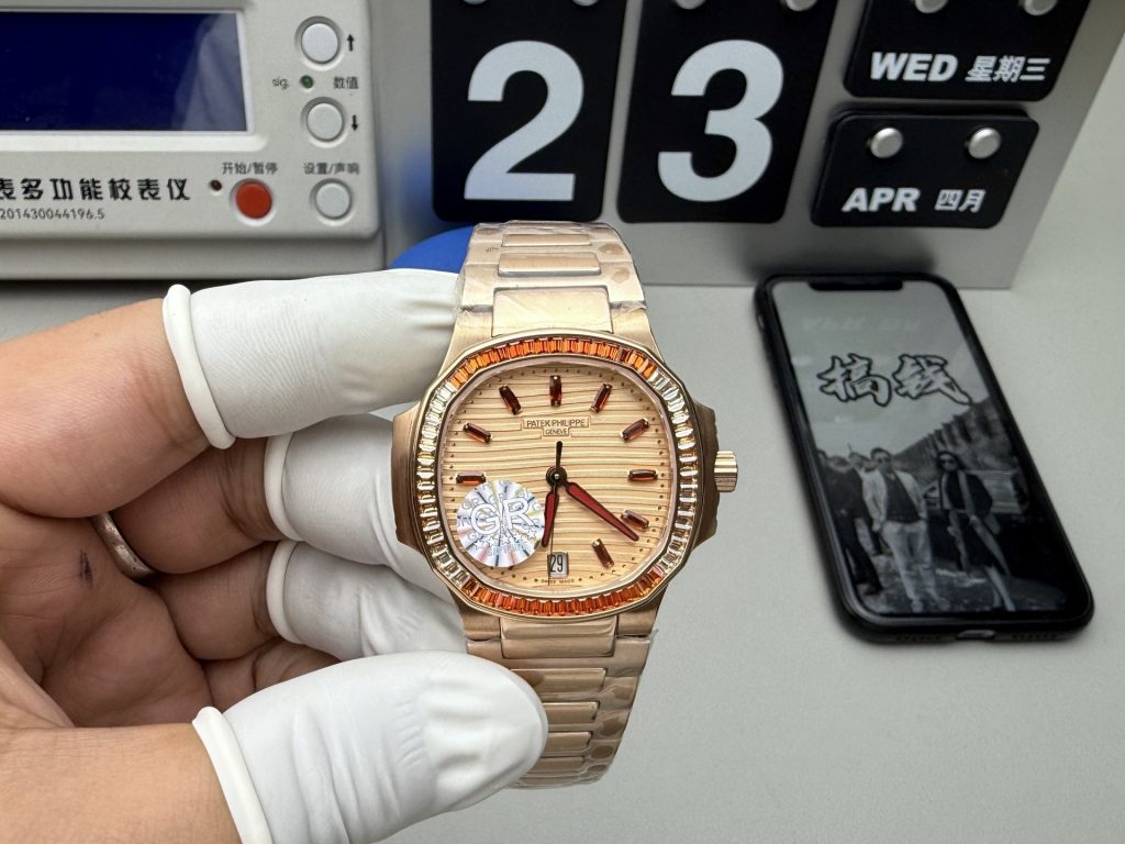 Đồng Hồ Nữ Patek Philippe Nautilus 7118-1300R Replica Cao Cấp Nhất 35 (1)