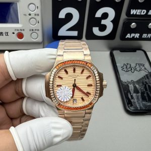 Đồng Hồ Nữ Patek Philippe Nautilus 7118-1300R Replica Cao Cấp Nhất 35 (1)