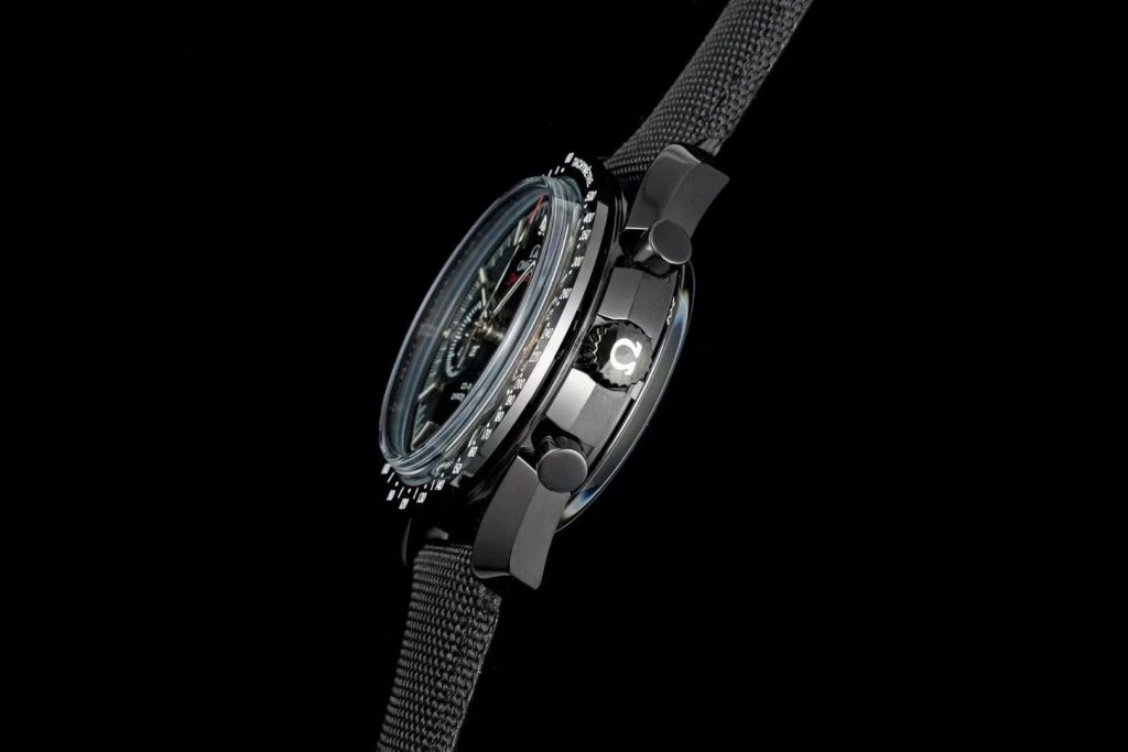 Đồng Hồ Omega Chế Tác Speedmaster Co-Axial Chronograph Vỏ Gốm Đen Dây Vải 44mm (2)