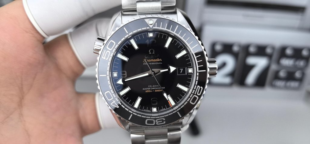 Đồng Hồ Omega Seamaster Planet Ocean 600M Master Chronometer Rep Cao Cấp Mặt Đen 43 (1)