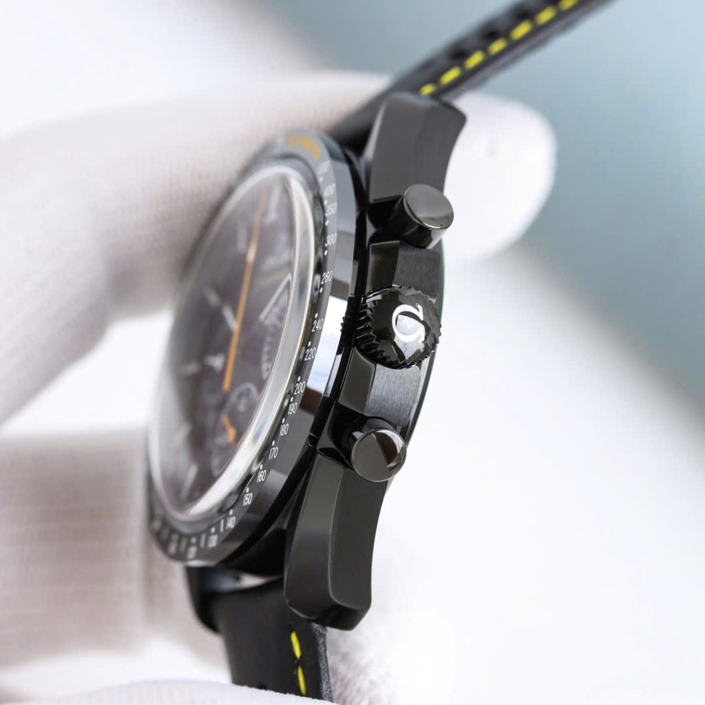 Đồng Hồ Omega Speedmaster Dark Side of the Moon Vỏ Gốm Đen Dây Da Replica Cao Cấp 44mm (2)