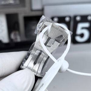 Đồng Hồ Omga Constellation Chế Tác Viền Màu Đen Dây Da 41mm (2)