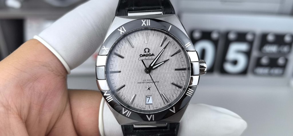 Đồng Hồ Omga Constellation Chế Tác Viền Màu Đen Dây Da 41mm (2)