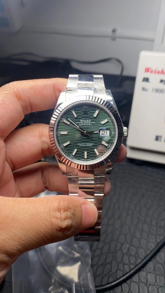 Đồng Hồ Rolex DateJust Chế Tác Mặt Xanh Lá Cây Dây Oyster Nhà Máy VS 41mm (2)