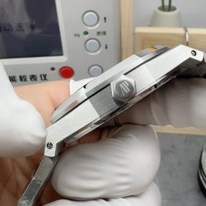 Đồng Hồ Audemars Piguet Royal Oak 15510ST Chế Tác Mặt Trắng Dây Kim Loại 41mm (1)