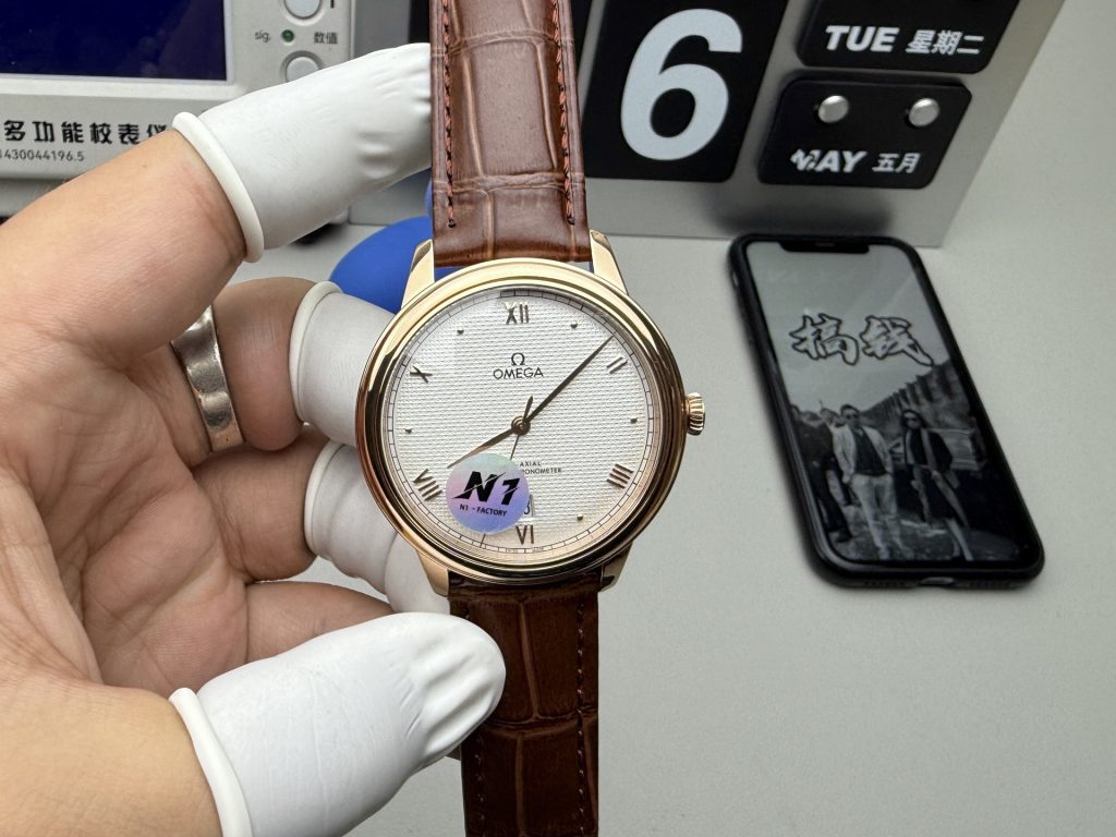 Đồng Hồ Omega De Ville Prestige Chế Tác Mặt Trắng Dây Da Nâu 39 (1)