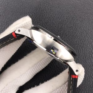 Đồng Hồ Panerai Luminor GMT PAM01025 Chế Tác Mặt Đen Viền Carbotech 44mm (2)