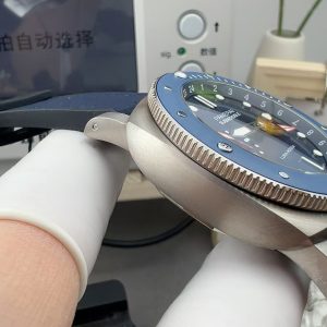 Đồng Hồ Panerai Submersible Luna Rossa PAM1507 Chế Tác Màu Xanh Dương Máy Cơ Thụy Sỹ 42mm (2)